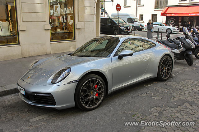 Porsche 911 spotted in Paris, France