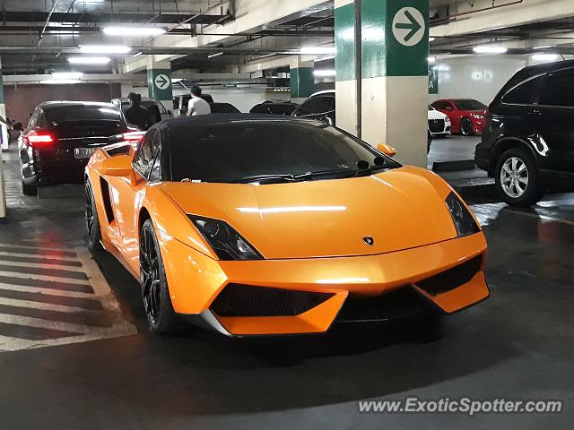 Lamborghini Gallardo spotted in Jakarta, Indonesia