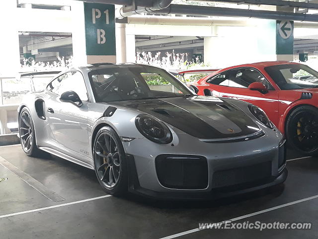 Porsche 911 GT2 spotted in Jakarta, Indonesia