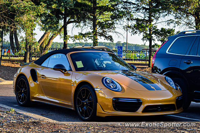 Porsche 911 Turbo spotted in Wayzata, Minnesota