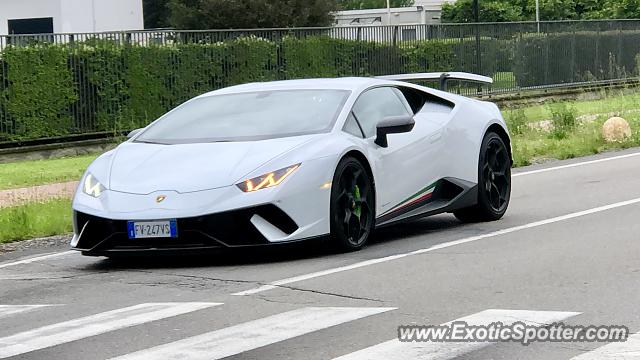 Lamborghini Huracan spotted in Sant’agata B., Italy