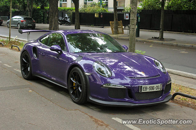 Porsche 911 GT3 spotted in Paris, France