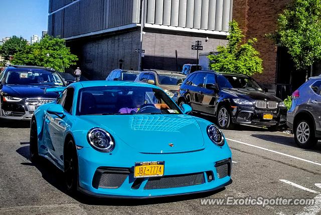 Porsche 911 GT3 spotted in Manhattan, New York