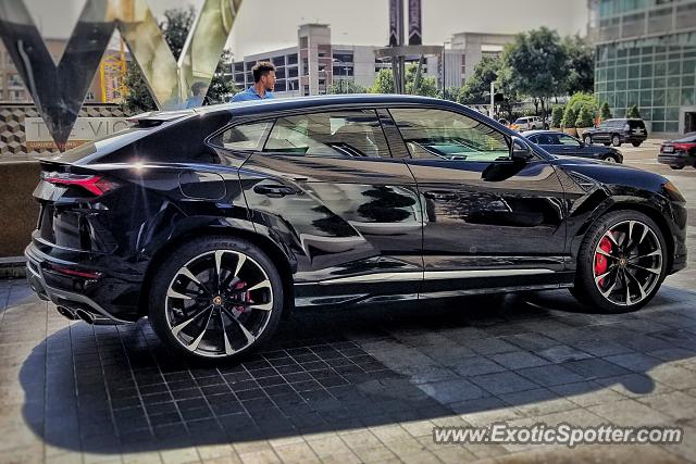 Lamborghini Urus spotted in Dallas, Texas