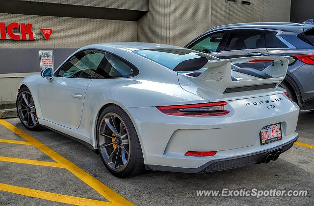 Porsche 911 GT3 spotted in Edmonton, Canada