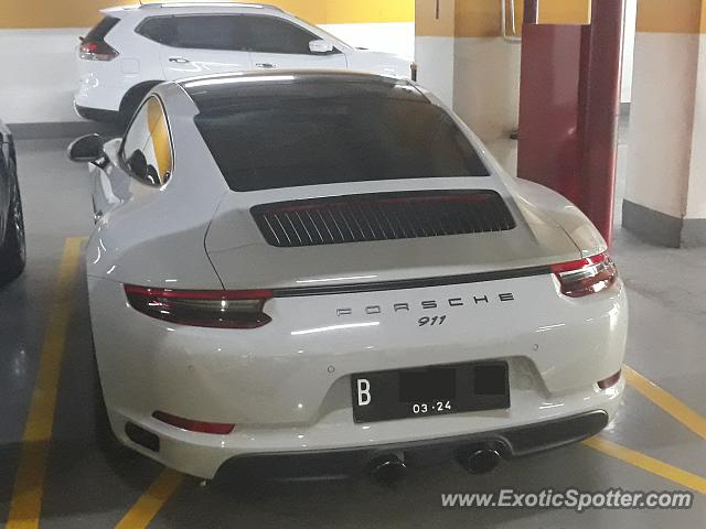 Porsche 911 spotted in Jakarta, Indonesia