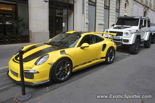 Porsche 911 GT3 spotted in Paris, France