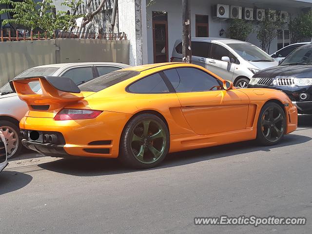 Porsche 911 spotted in Jakarta, Indonesia