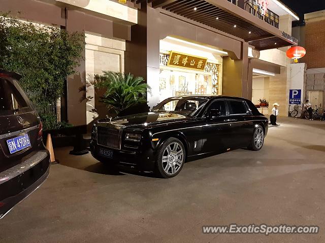 Rolls-Royce Phantom spotted in Beijing, China