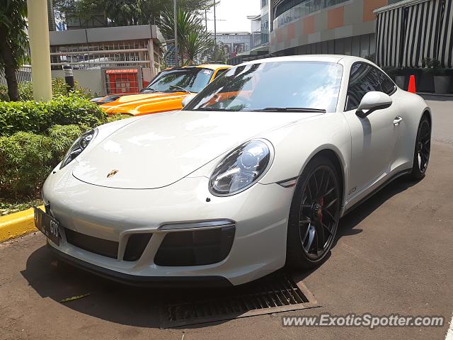 Porsche 911 spotted in Jakarta, Indonesia