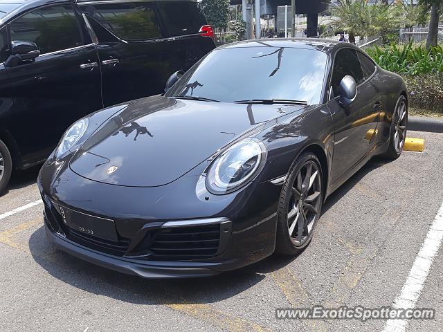 Porsche 911 spotted in Jakarta, Indonesia