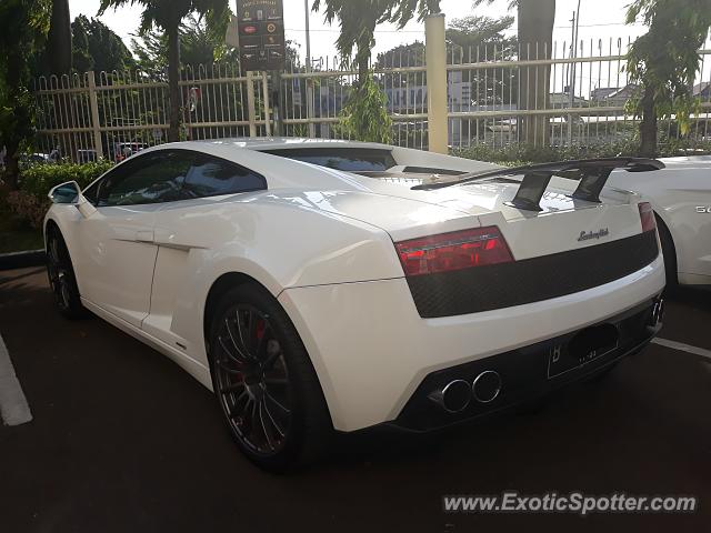 Lamborghini Gallardo spotted in Jakarta, Indonesia