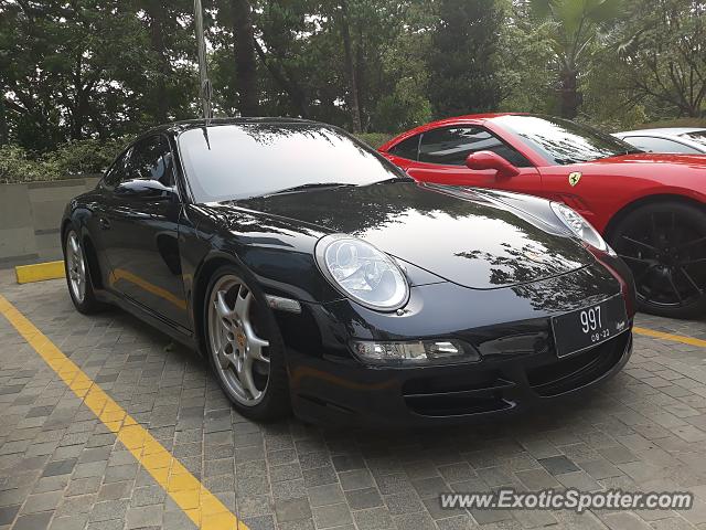 Porsche 911 spotted in Jakarta, Indonesia