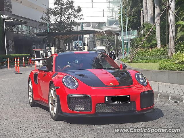 Porsche 911 GT2 spotted in Jakarta, Indonesia