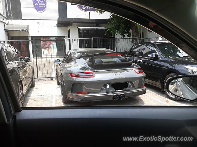 Porsche 911 GT3 spotted in Jakarta, Indonesia