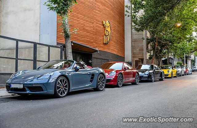 Porsche 911 spotted in Tehran, Iran