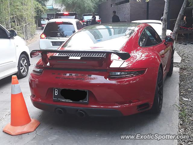 Porsche 911 spotted in Jakarta, Indonesia