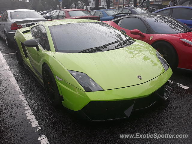 Lamborghini Gallardo spotted in Tangerang, Indonesia