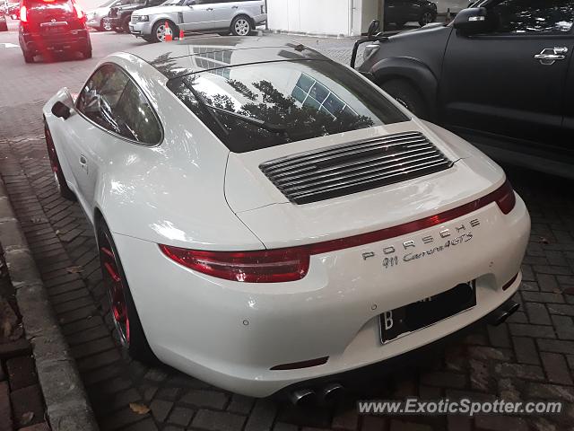 Porsche 911 spotted in Jakarta, Indonesia