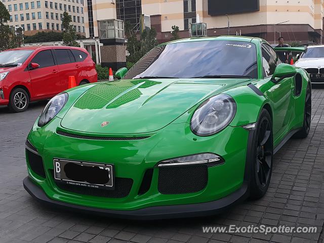 Porsche 911 GT3 spotted in Jakarta, Indonesia