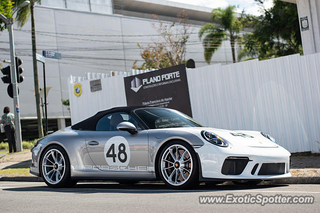 Porsche 911 spotted in Curitiba, PR, Brazil