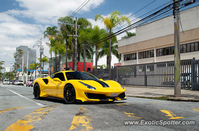 Ferrari 488 GTB spotted in São Paulo, SP, Brazil