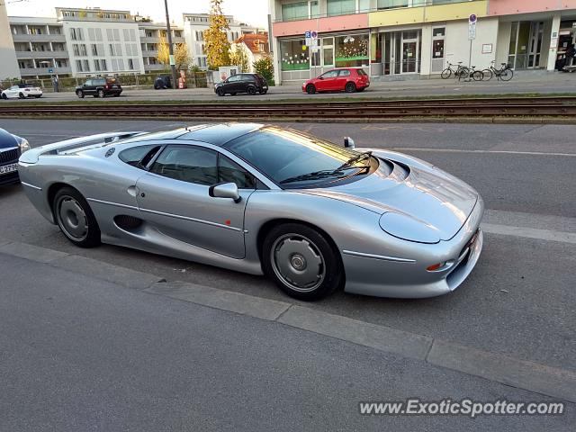 Jaguar XJ220 spotted in Munich, Germany