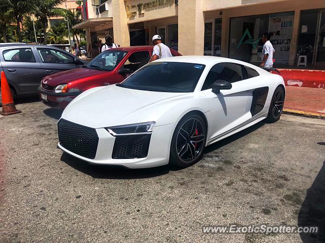 Audi R8 spotted in Cancun, Mexico