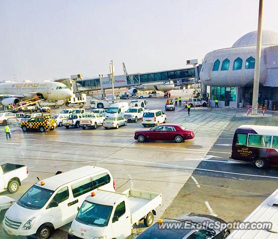 Rolls-Royce Phantom spotted in Abu Dhabi, United Arab Emirates