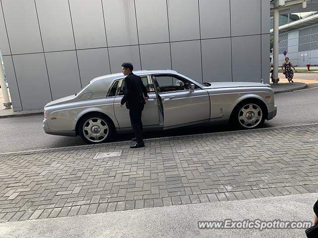 Rolls-Royce Phantom spotted in Hong Kong, China