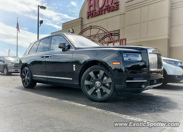 Rolls-Royce Cullinan spotted in Lakeville, Minnesota