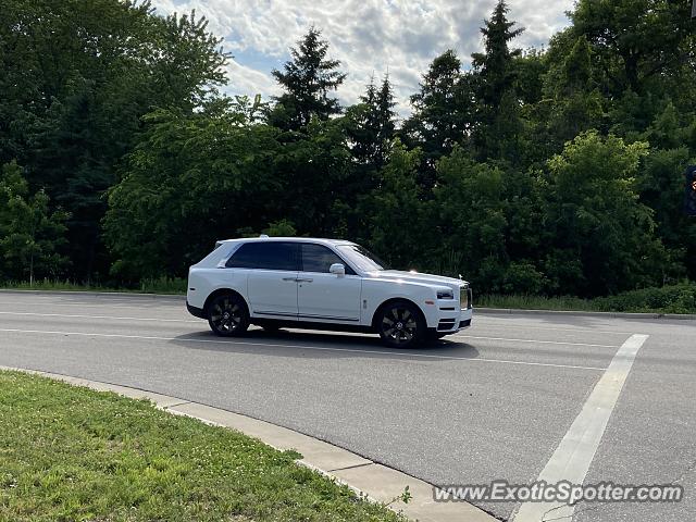 Rolls-Royce Cullinan spotted in Wayzata, Minnesota