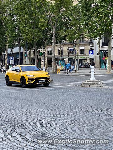 Lamborghini Urus spotted in PARIS, France