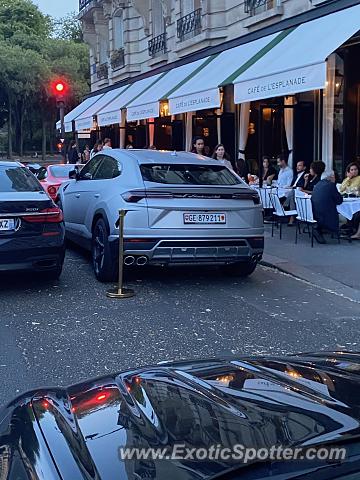 Lamborghini Urus spotted in PARIS, France