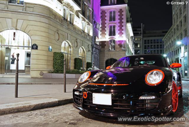 Porsche 911 GT2 spotted in Paris, France