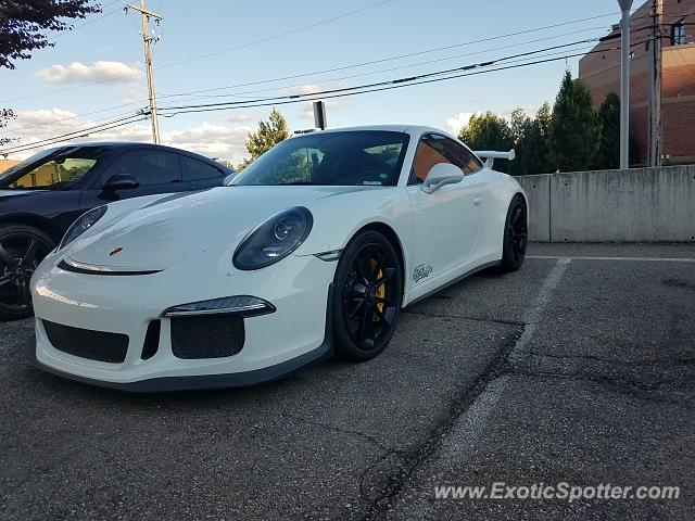 Porsche 911 GT3 spotted in Birmingham, Michigan