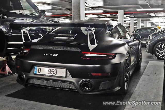 Porsche 911 GT2 spotted in London, United Kingdom