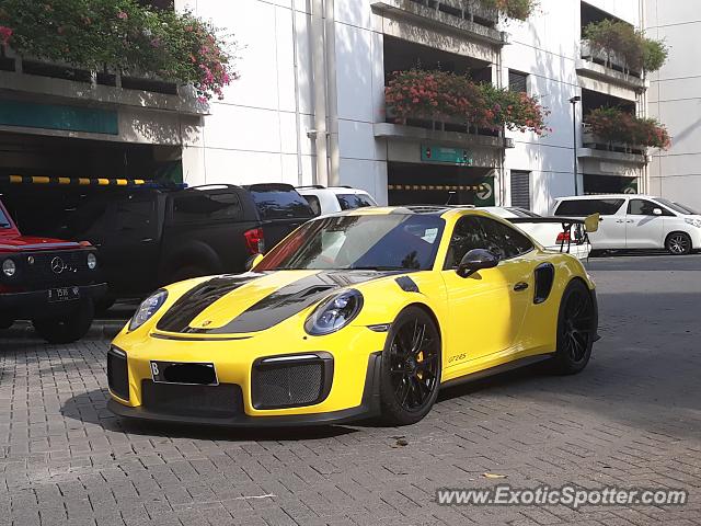 Porsche 911 GT2 spotted in Jakarta, Indonesia