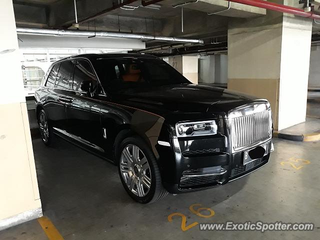 Rolls-Royce Cullinan spotted in Jakarta, Indonesia