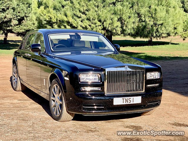 Rolls-Royce Phantom spotted in Rocha Baixinha, Portugal