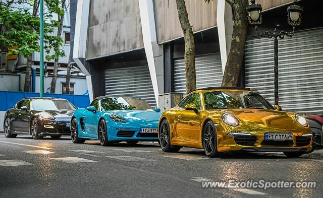 Porsche 911 spotted in Tehran, Iran