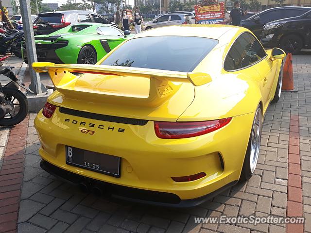 Porsche 911 GT3 spotted in Jakarta, Indonesia