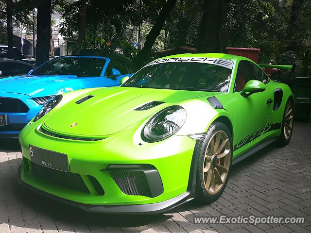 Porsche 911 GT3 spotted in Jakarta, Indonesia