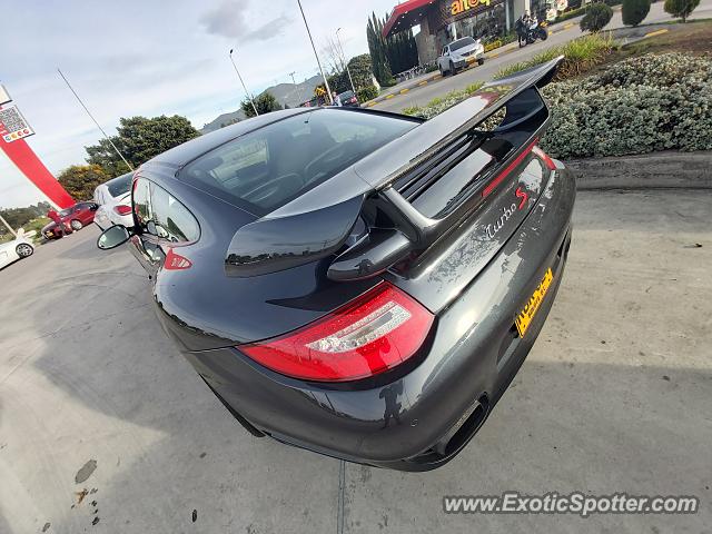 Porsche 911 Turbo spotted in Bogota, Colombia