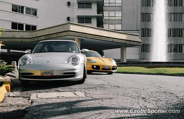 Porsche 911 Turbo spotted in Lechería, Venezuela