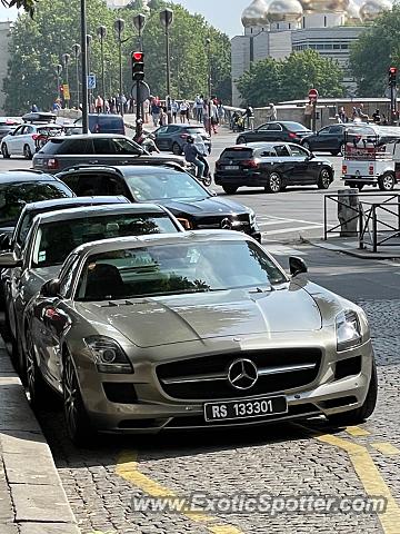 Mercedes SLS AMG spotted in PARIS, France