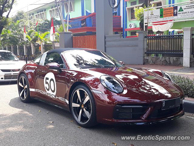 Porsche 911 spotted in Jakarta, Indonesia