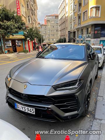 Lamborghini Urus spotted in Istanbul, Turkey