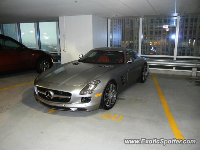 Mercedes SLS AMG spotted in Chicago, Illinois