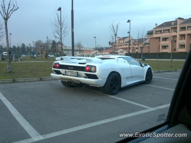 Lamborghini Diablo spotted in Paderno Dugnano, Italy